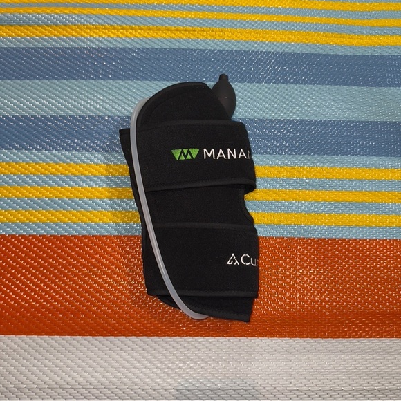 MANAMED Cure Tech 2 in 1 TENS Therapy Arm Sling Knee Brace - Picture 4 of 6